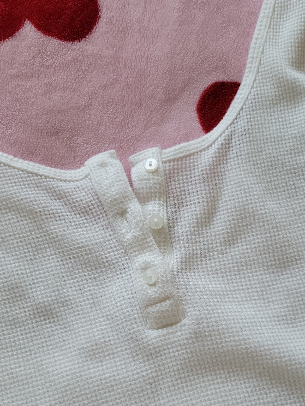 Old Navy White Ribbed Cropped Tank with Button Placket - Picture 3 of 8